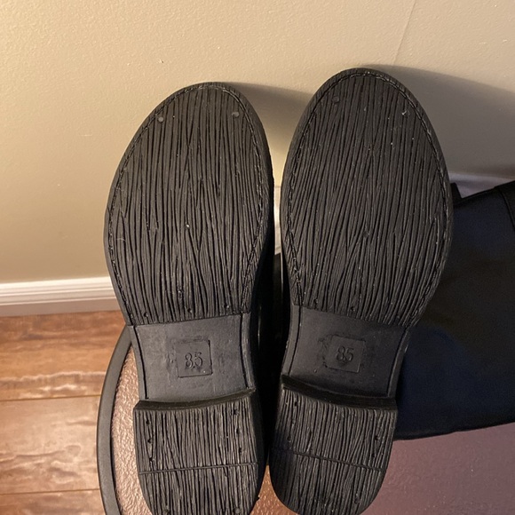 Brand new! Too small for my size 9 feet. Winter warm! - Picture 3 of 3